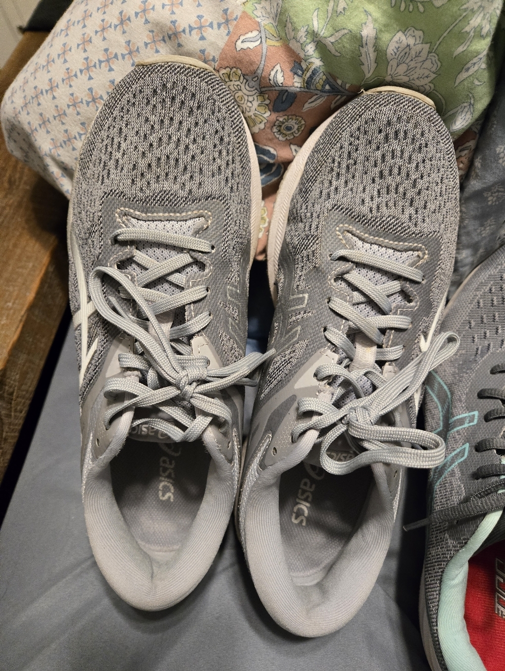 Asics Light Gray Women's Athletic Running Shoes